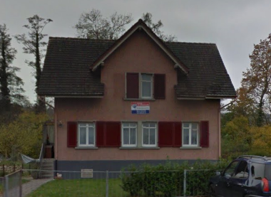 Aussenfassade an freistehendem Einfamilienhaus streichen in Scherzingen (Thurgau)